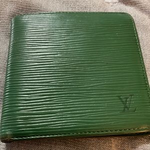 Mens LV bifold dark kelly green wallet. A bit weathered, ln LV quality..